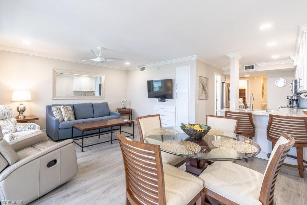 10 Tampa PL # 303, MARCO ISLAND FL 34145-9