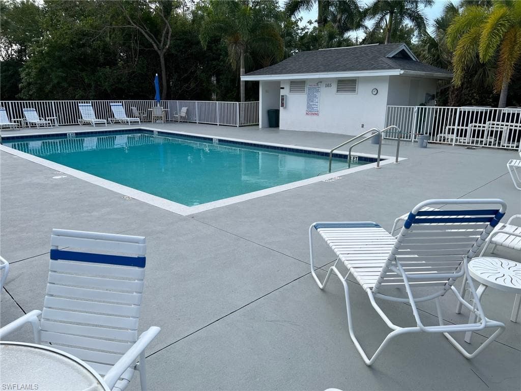 1220 Sarah Jean CIR # L103, NAPLES FL 34110-41