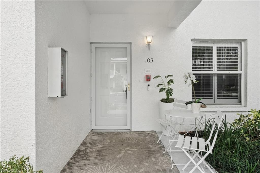 1220 Sarah Jean CIR # L103, NAPLES FL 34110-35