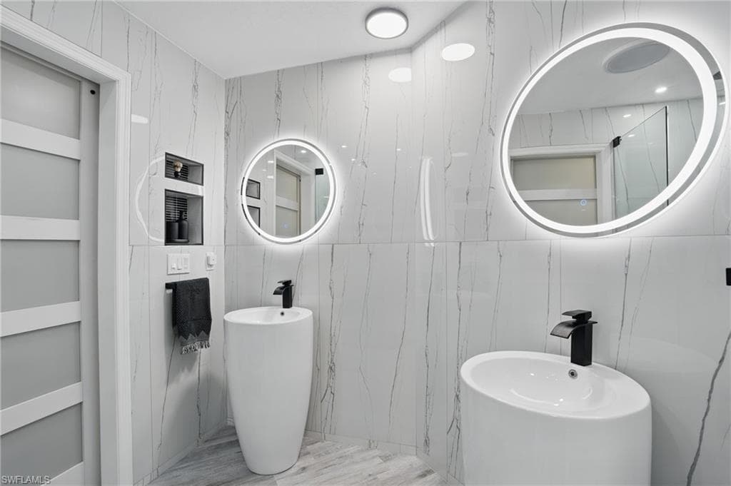 1220 Sarah Jean CIR # L103, NAPLES FL 34110-20