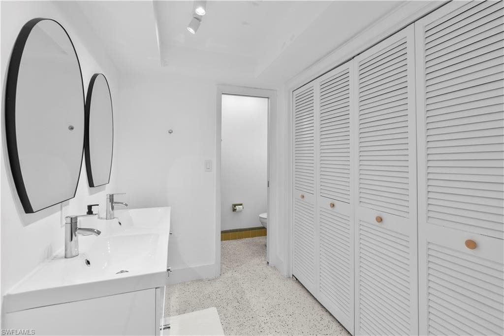 1515 Manchester BLVD, FORT MYERS FL 33919-22