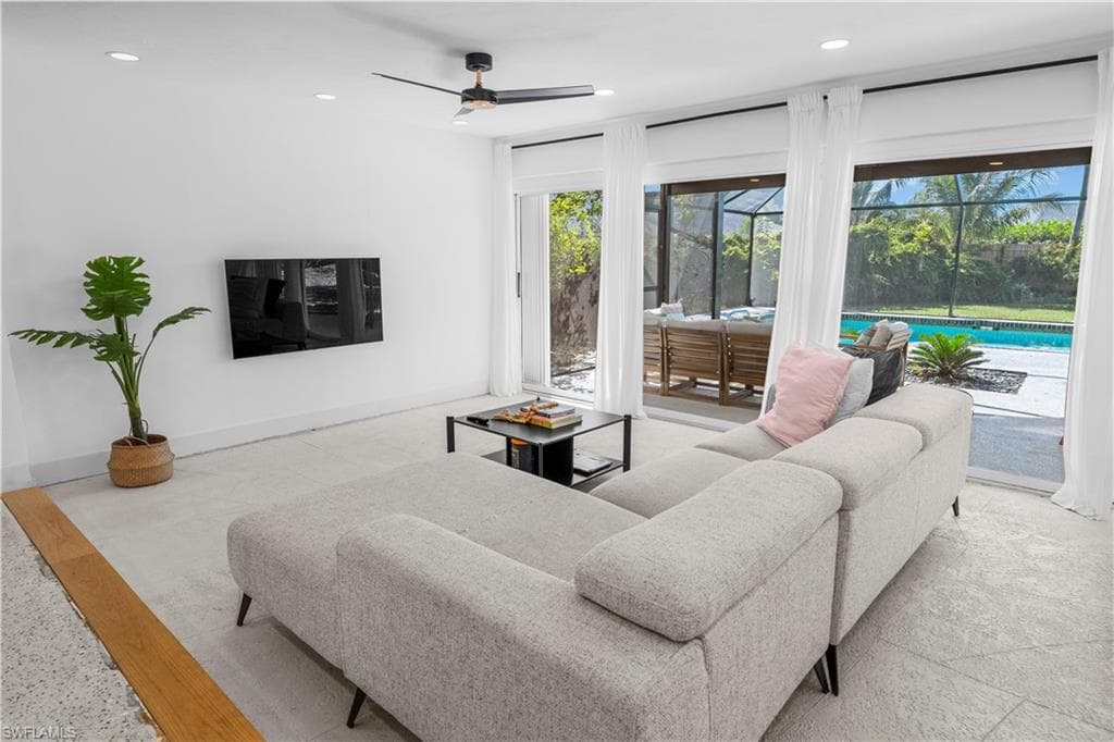 1515 Manchester BLVD, FORT MYERS FL 33919-15