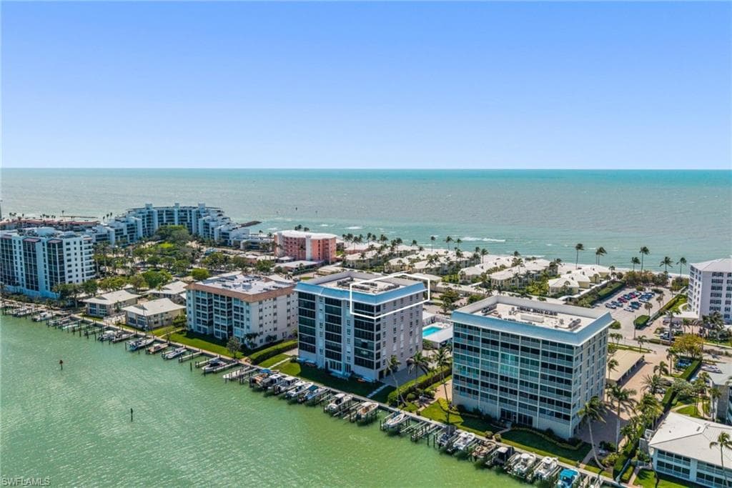 2650 Gulf Shore BLVD N # 701, NAPLES FL 34103-5