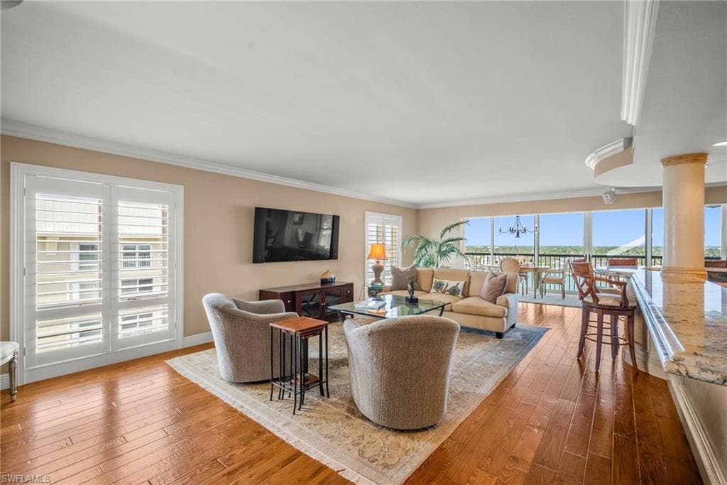2650 Gulf Shore BLVD N # 701, NAPLES FL 34103-8