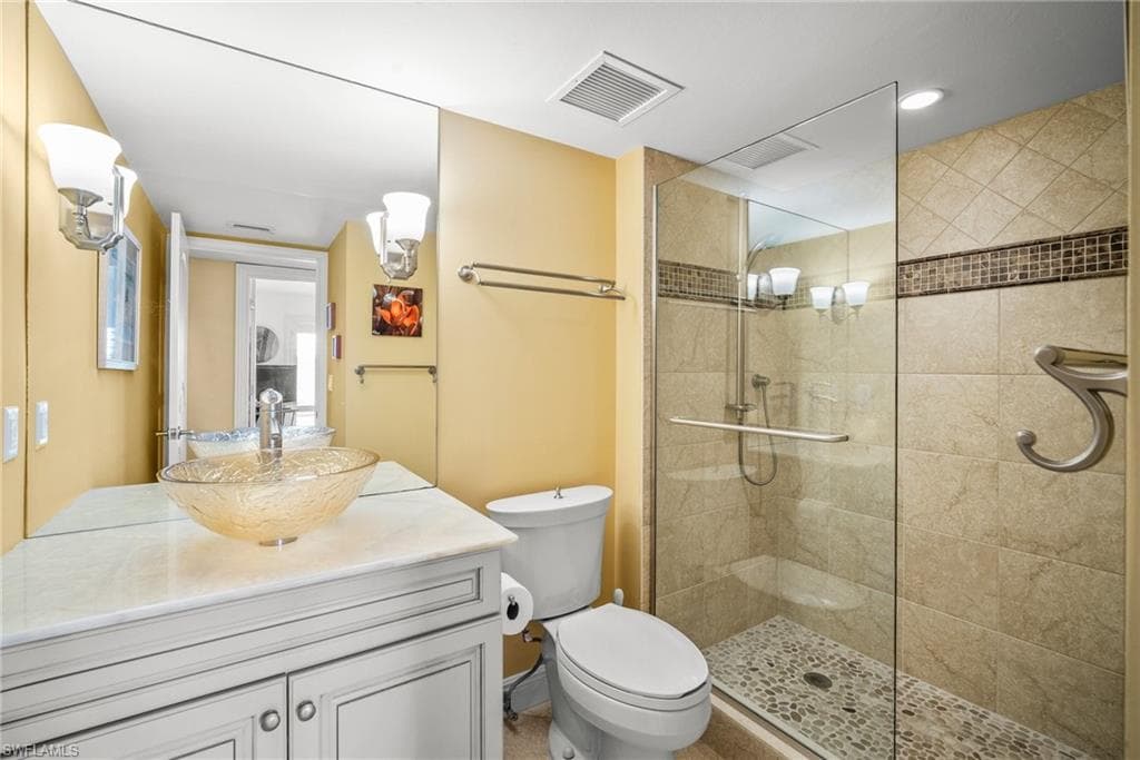 2650 Gulf Shore BLVD N # 701, NAPLES FL 34103-13