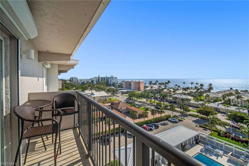 2650 Gulf Shore BLVD N # 701, NAPLES FL 34103-3
