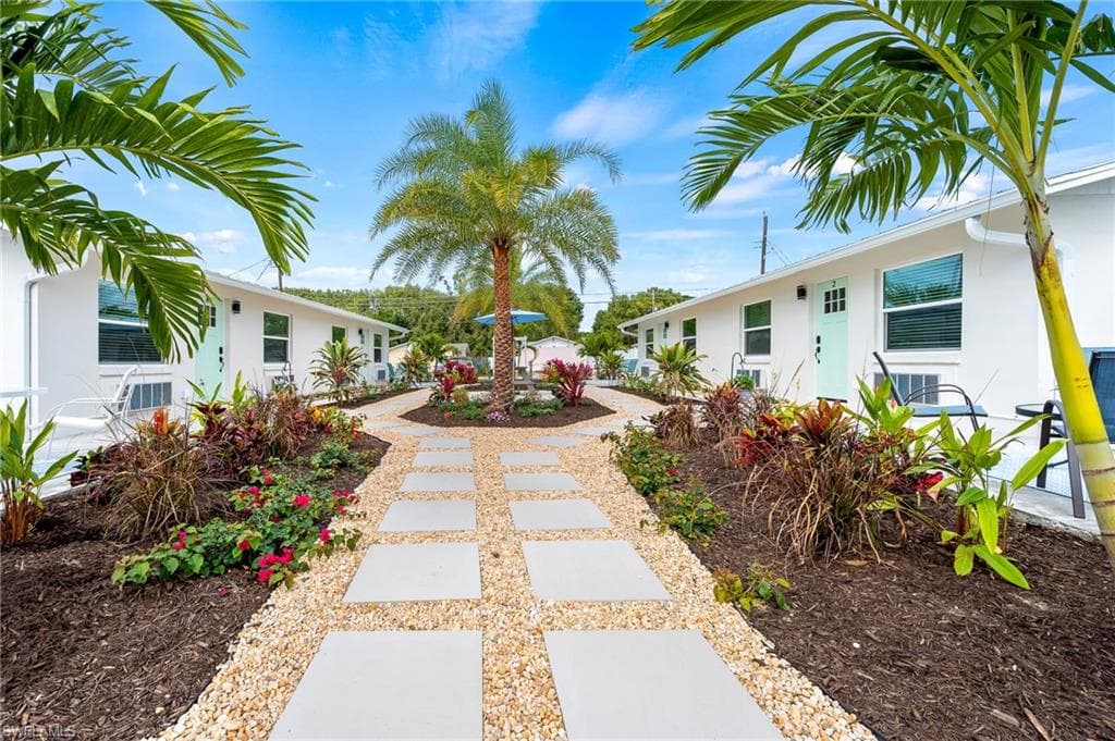 1100 Highlands DR # 3, NAPLES FL 34103-16