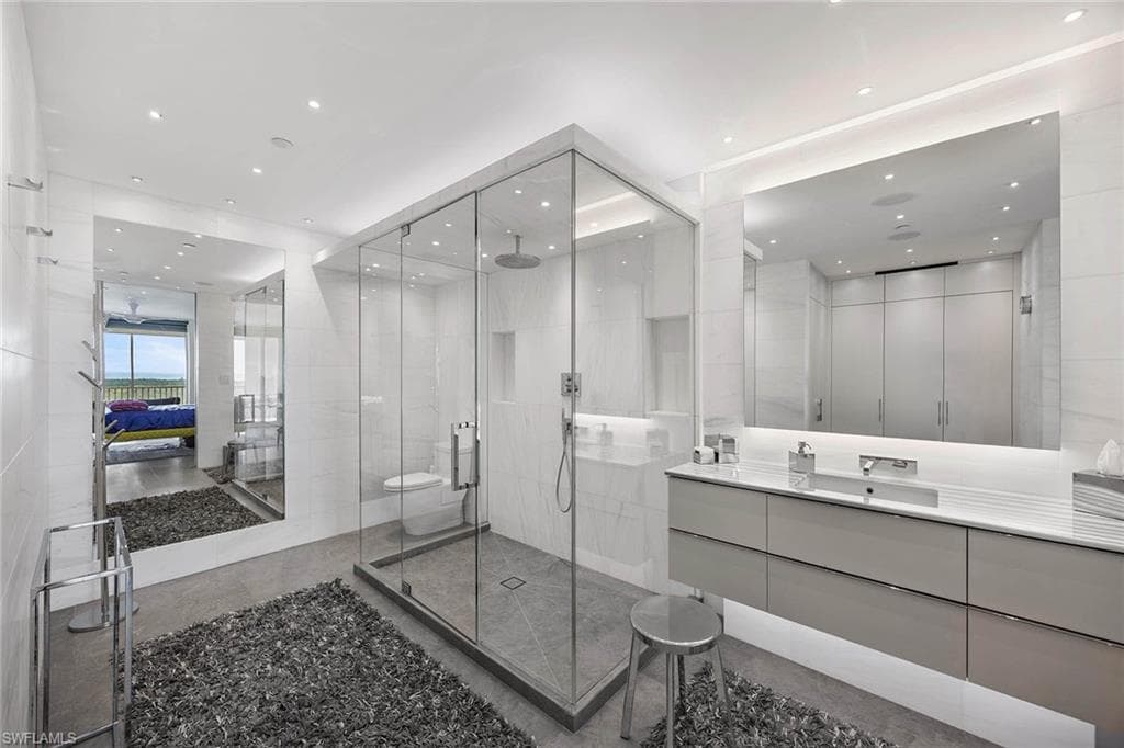 425 Dockside DR # 905, NAPLES FL 34110-46