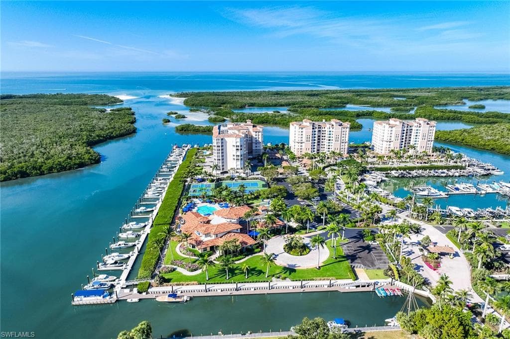 425 Dockside DR # 905, NAPLES FL 34110-33