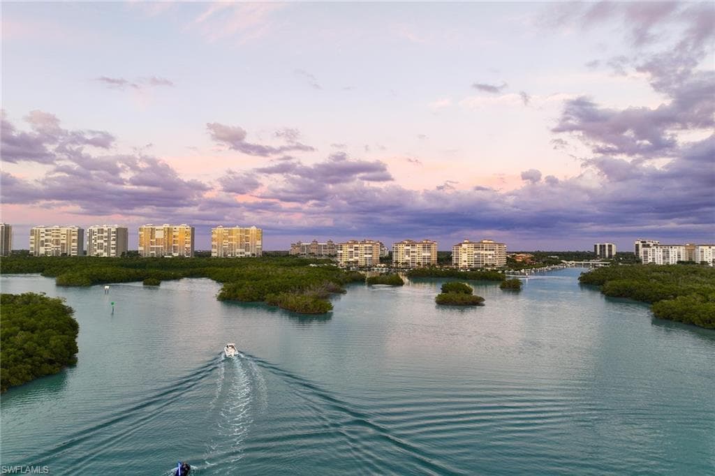 425 Dockside DR # 905, NAPLES FL 34110-32