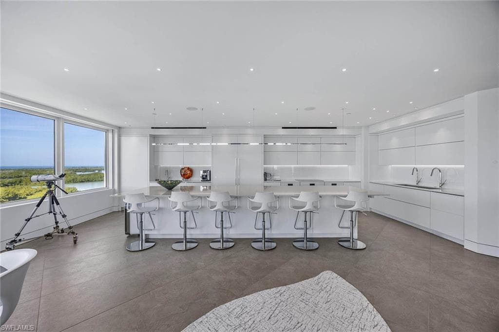 425 Dockside DR # 905, NAPLES FL 34110-13