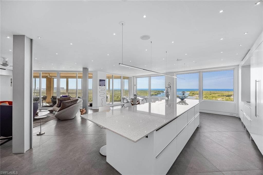 425 Dockside DR # 905, NAPLES FL 34110-44