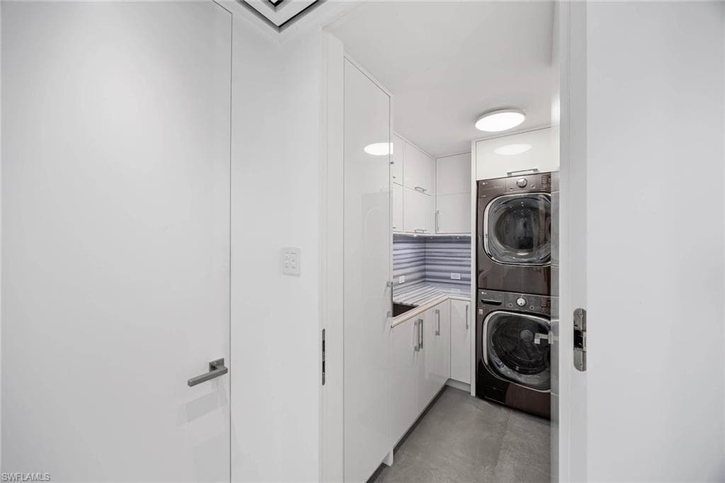 425 Dockside DR # 905, NAPLES FL 34110-49