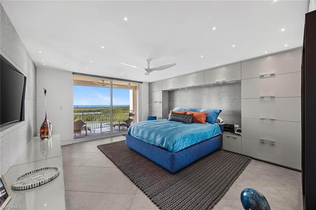 425 Dockside DR # 905, NAPLES FL 34110-18