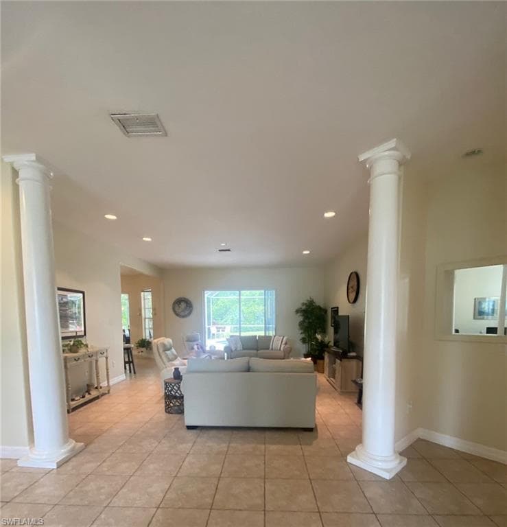 9623 Springlake CIR, ESTERO FL 33928-2