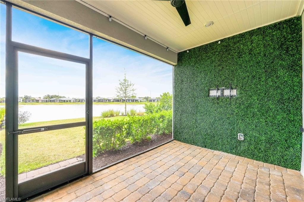 2179 Yellowfin CIR, NAPLES FL 34114-2