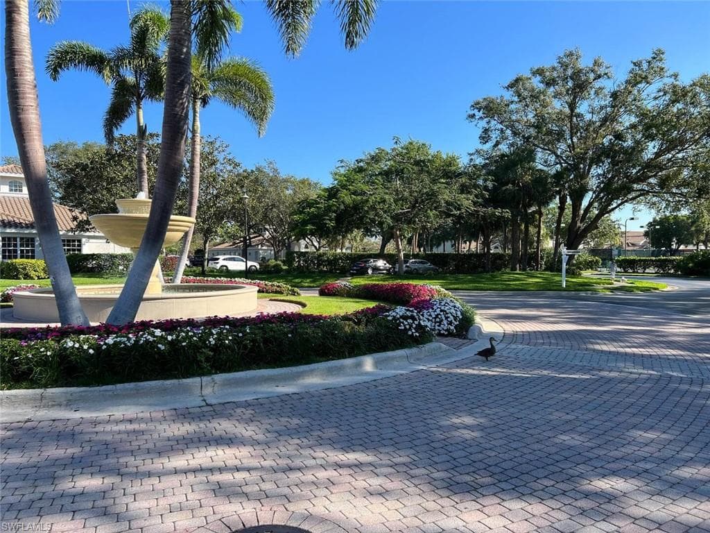 6813 Satinleaf RD S # 103, NAPLES FL 34109-32