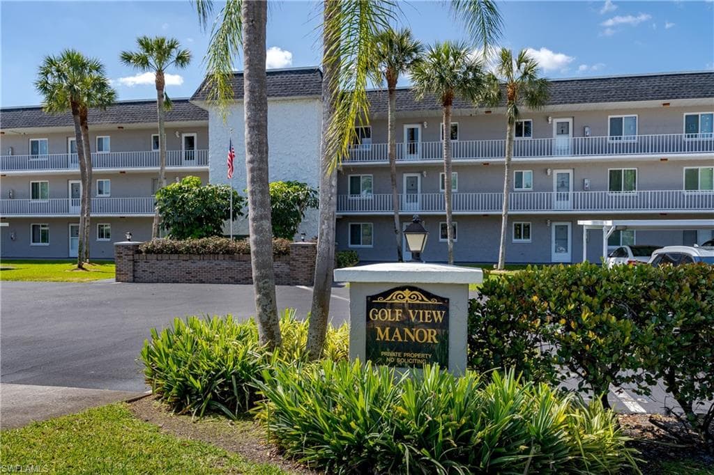 5515 Rattlesnake Hammock RD # 205, NAPLES FL 34113-43