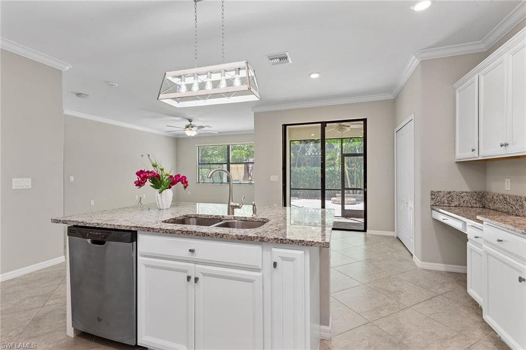 9403 Foxglove LN, NAPLES FL 34120-11