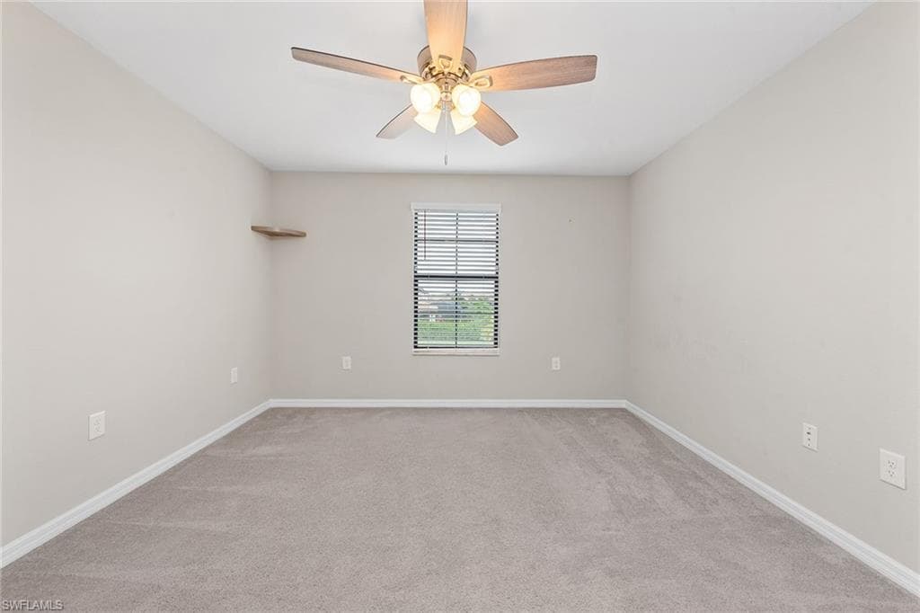 9403 Foxglove LN, NAPLES FL 34120-21