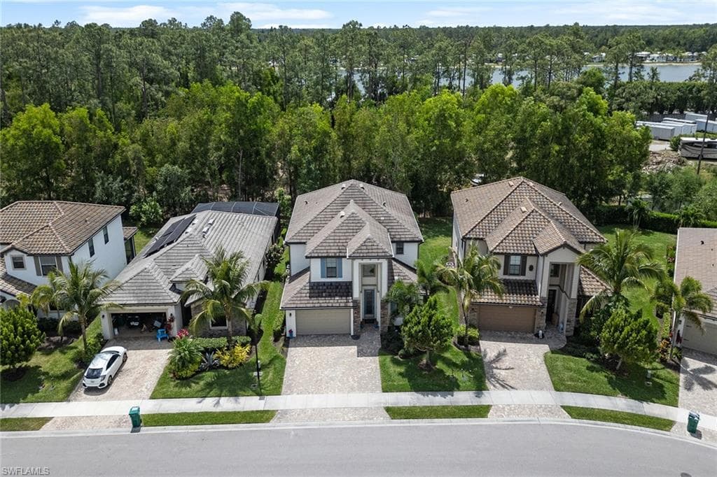 9403 Foxglove LN, NAPLES FL 34120-35