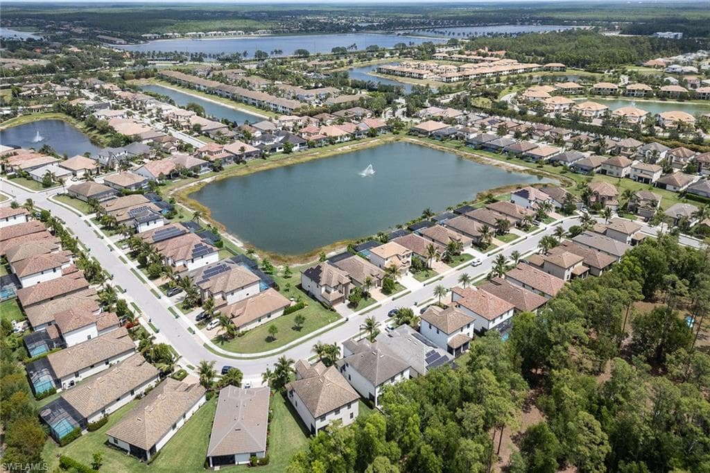 9403 Foxglove LN, NAPLES FL 34120-33