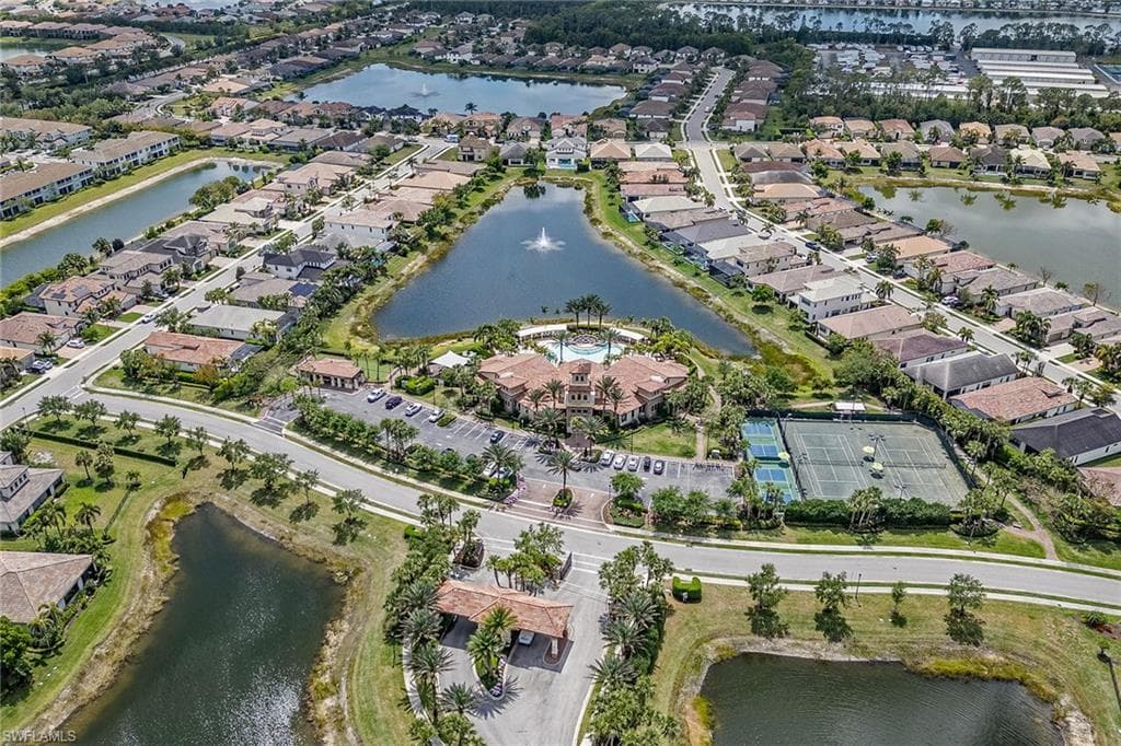 9403 Foxglove LN, NAPLES FL 34120-40