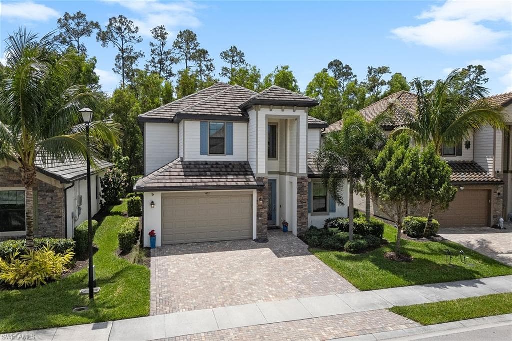 9403 Foxglove LN, NAPLES FL 34120-36