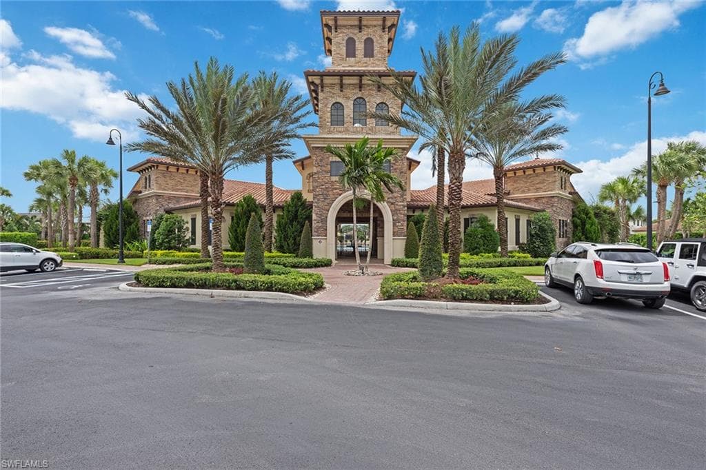 9403 Foxglove LN, NAPLES FL 34120-43