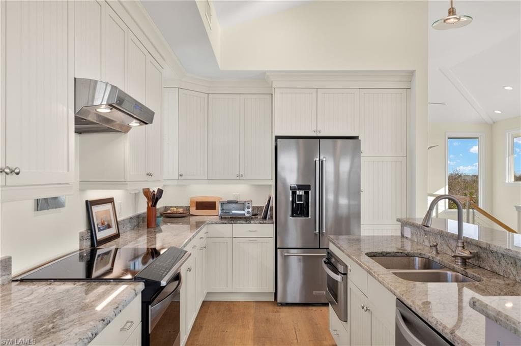 2190 Camino Del Mar DR, SANIBEL FL 33957-5