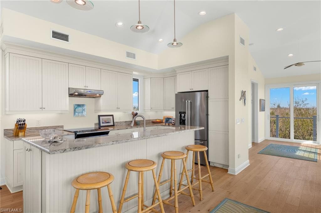 2190 Camino Del Mar DR, SANIBEL FL 33957-2