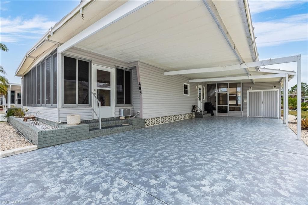 485 Jacklin LN, NORTH FORT MYERS FL 33903-1