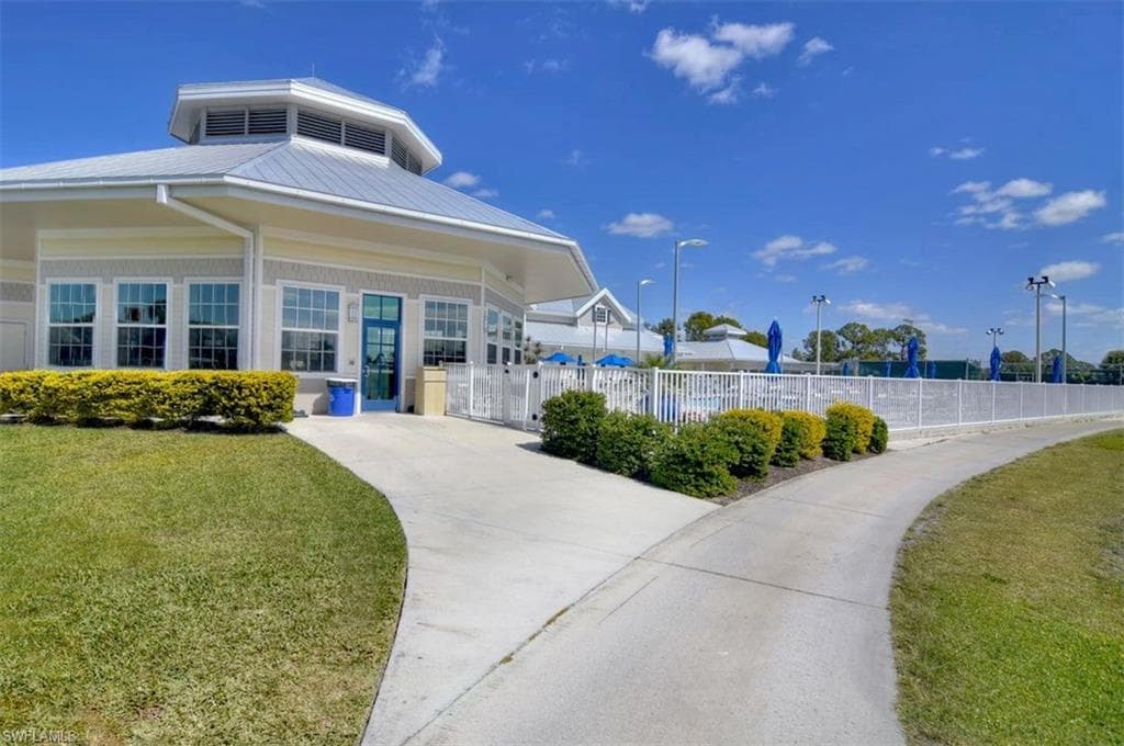 485 Jacklin LN, NORTH FORT MYERS FL 33903-30