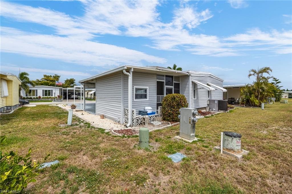 485 Jacklin LN, NORTH FORT MYERS FL 33903-27