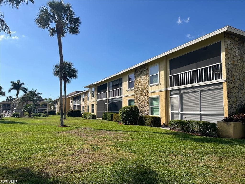 401 Charlemagne BLVD # 202C, NAPLES FL 34112-2