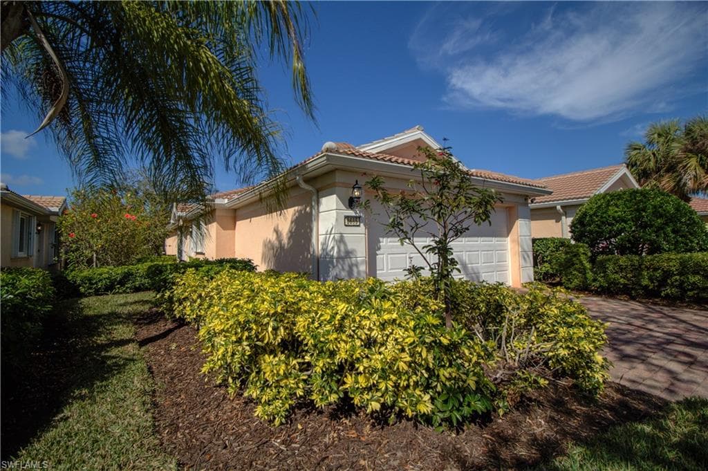 8685 Erice CT, NAPLES FL 34114-1