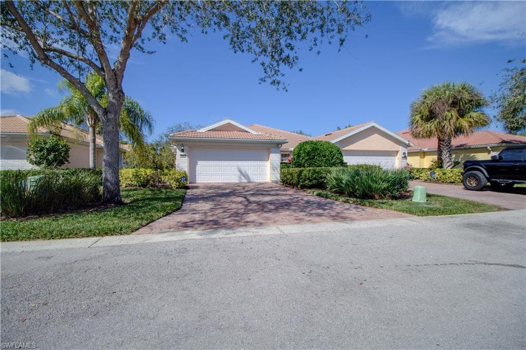 8685 Erice CT, NAPLES FL 34114-32