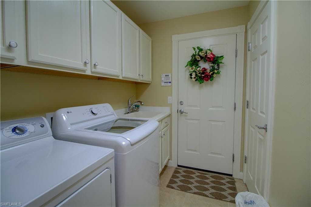8685 Erice CT, NAPLES FL 34114-24