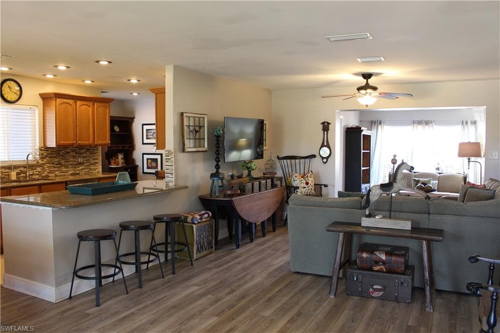 1605 Oakley AVE, FORT MYERS FL 33901-14