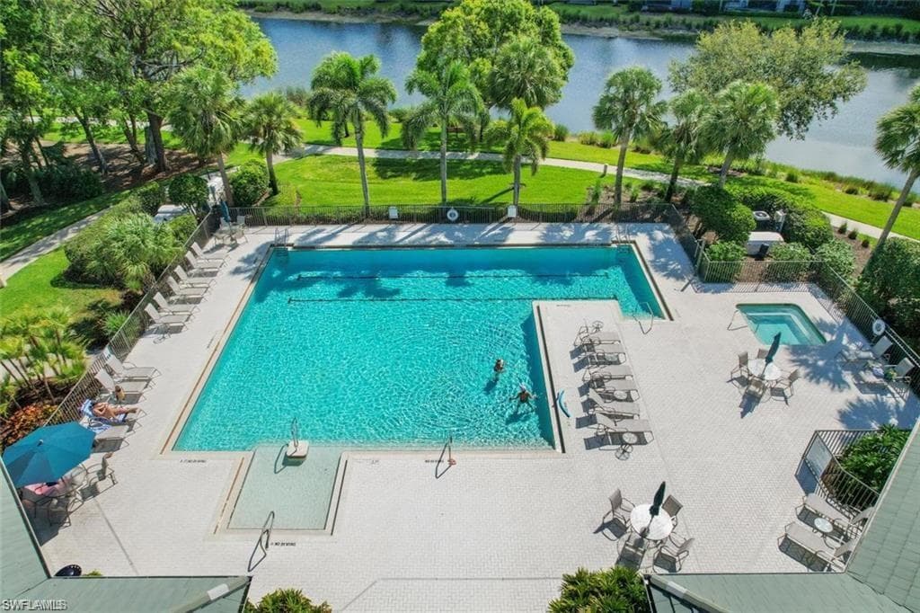 7099 Pond Cypress CT # 102, NAPLES FL 34109-32