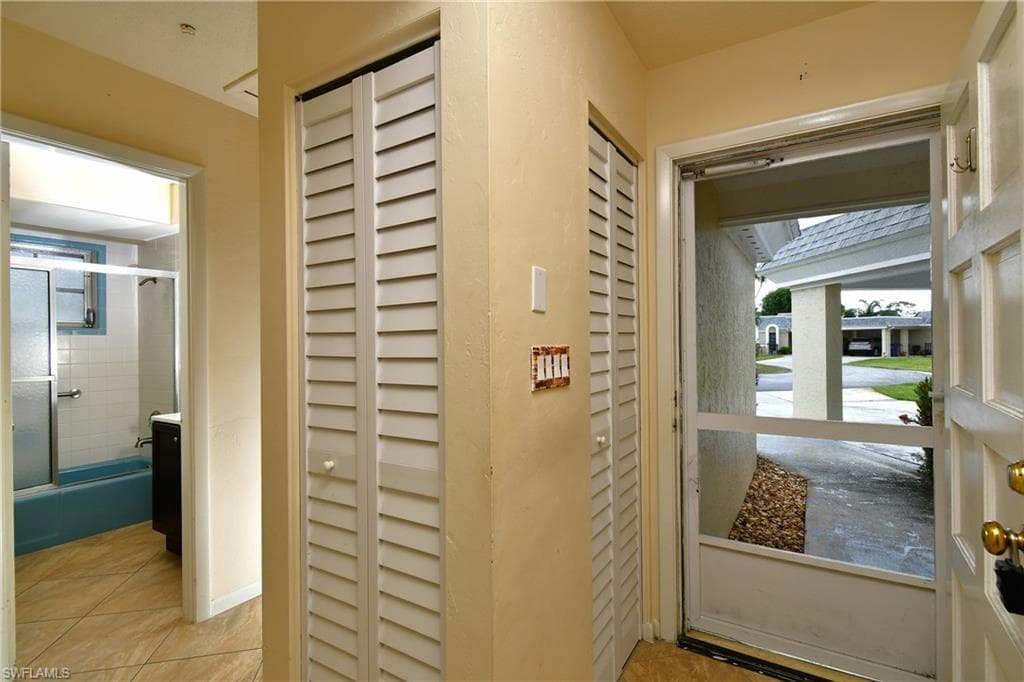 9 Park Lane CIR, LEHIGH ACRES FL 33936-6