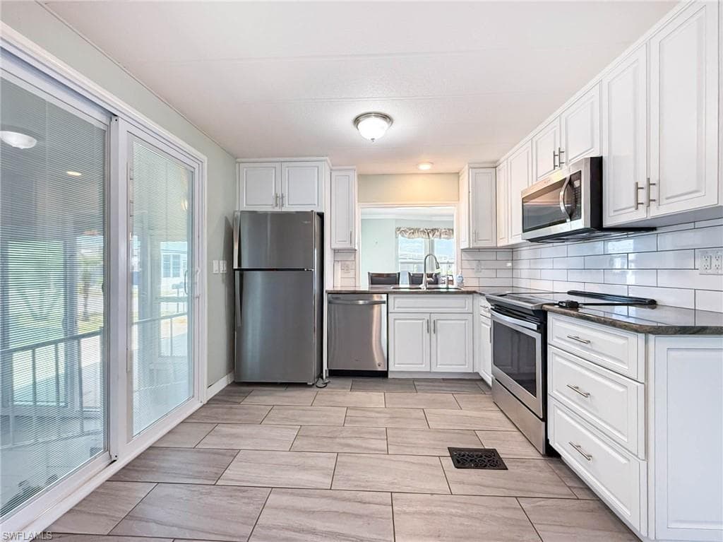 3388 Rainbow LN, NORTH FORT MYERS FL 33903-1