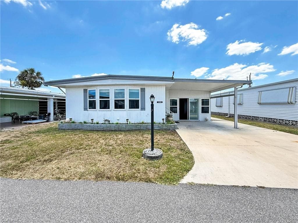 3388 Rainbow LN, NORTH FORT MYERS FL 33903-23