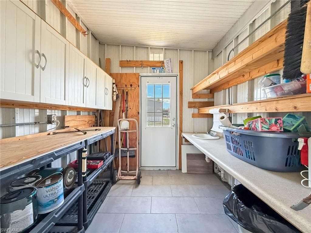 3388 Rainbow LN, NORTH FORT MYERS FL 33903-29