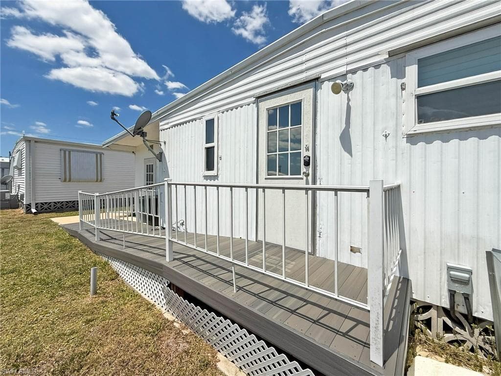 3388 Rainbow LN, NORTH FORT MYERS FL 33903-32