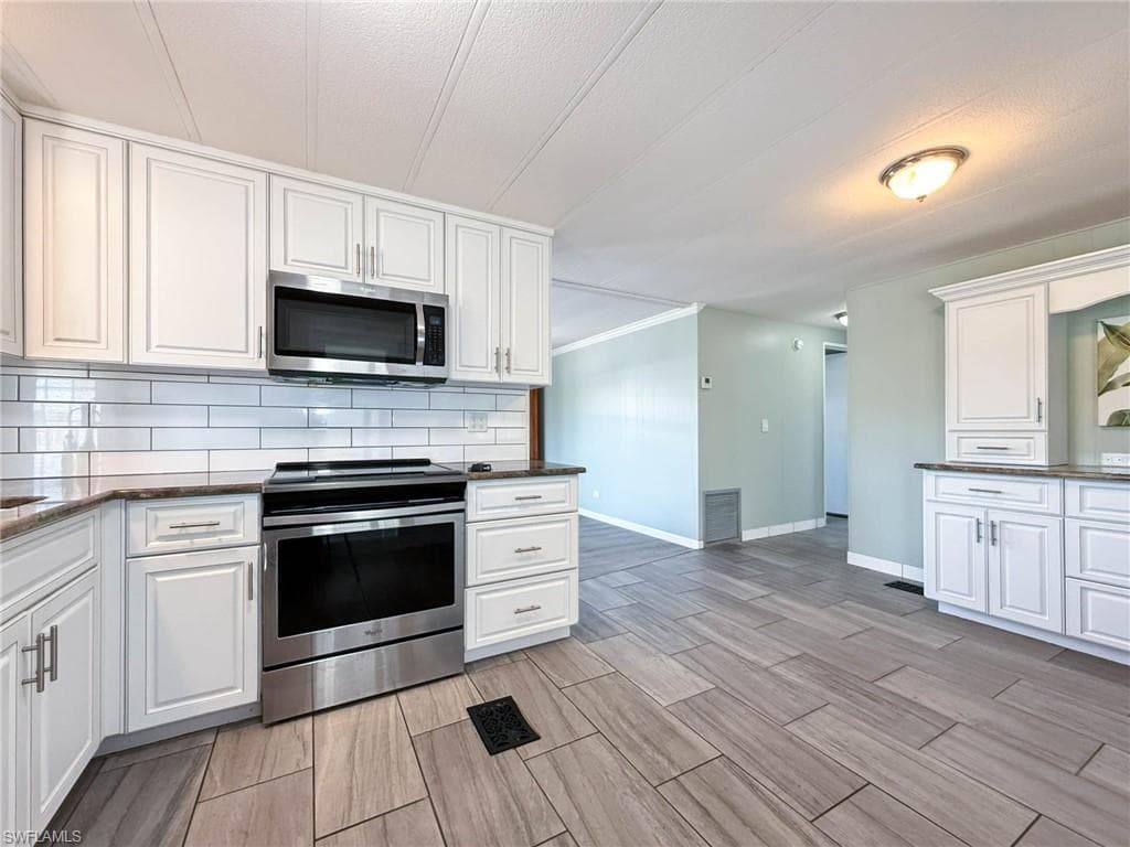 3388 Rainbow LN, NORTH FORT MYERS FL 33903-3