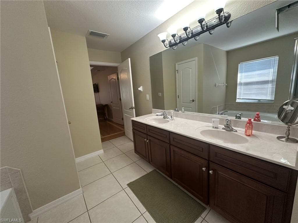 1722 NW 24th PL-38