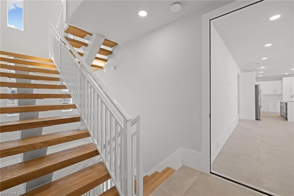 121 Hibiscus DR-16