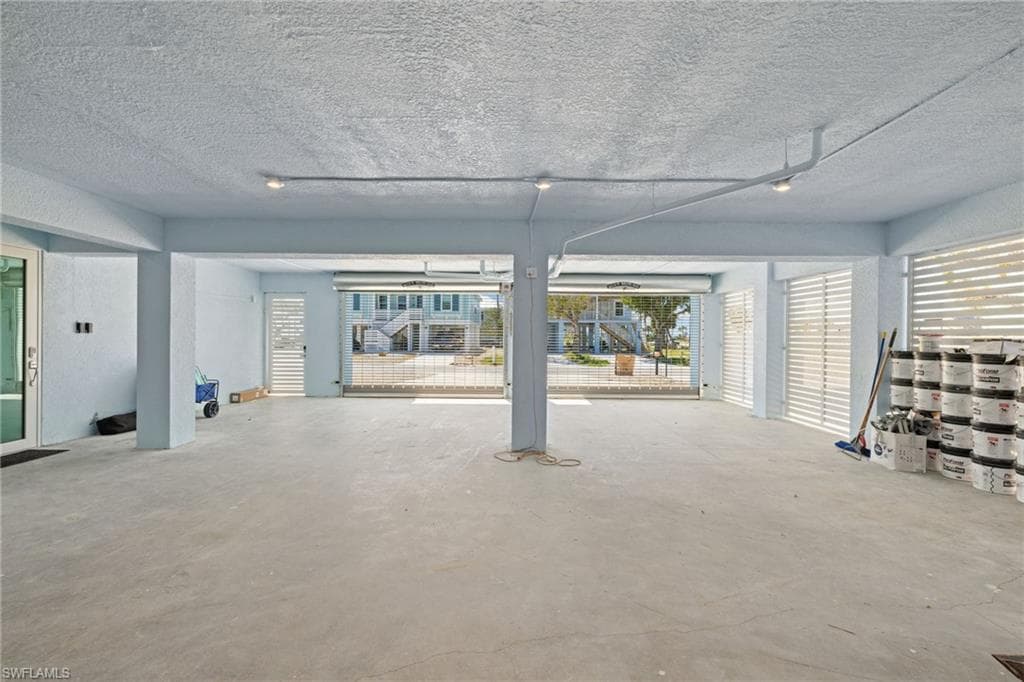 121 Hibiscus DR-17
