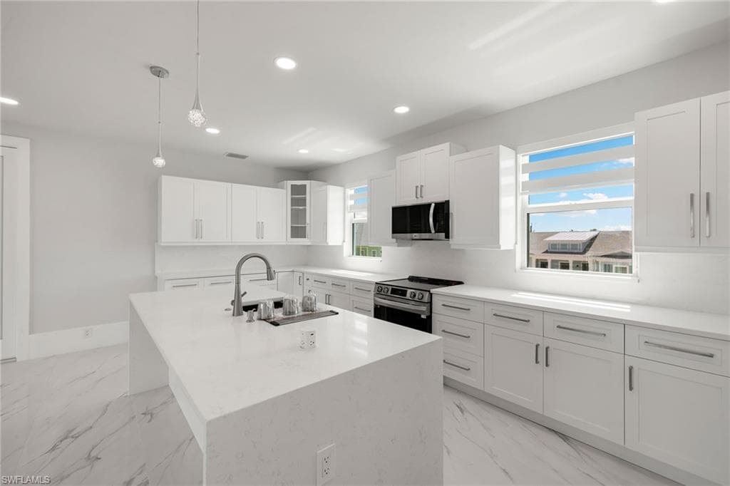 121 Hibiscus DR-28